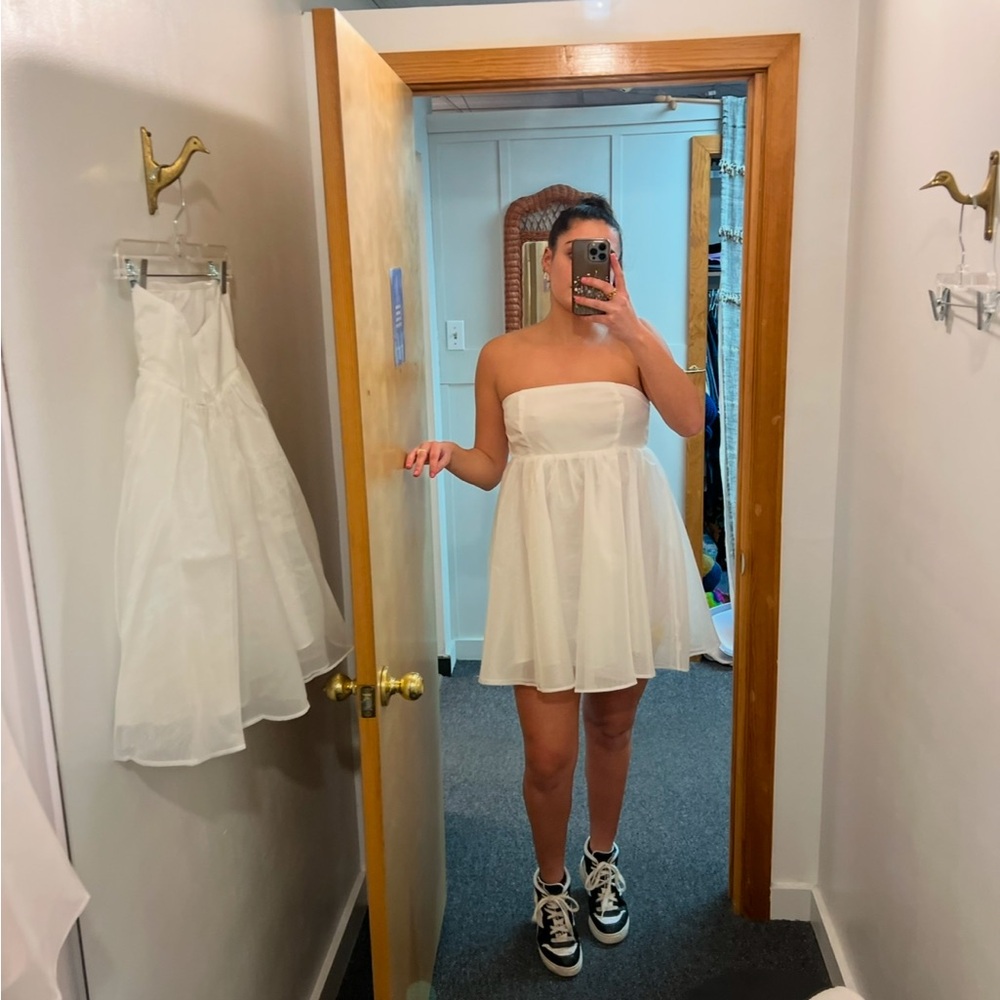 Elegant Strapless White Dress
